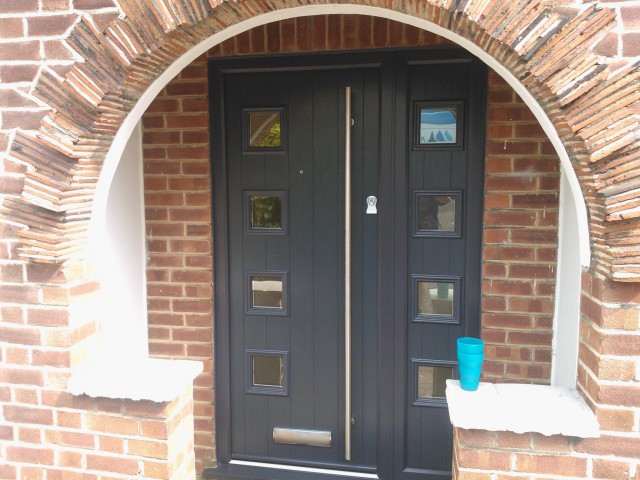 Solidor Milano Door with Side Panel in Anthracite Grey